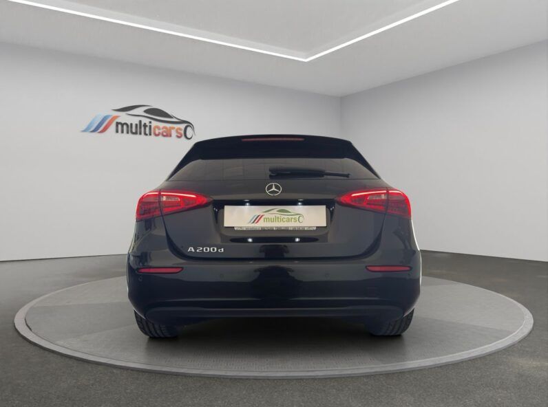 
								Mercedes-Benz A200 full									