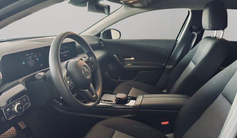 
								Mercedes-Benz A200 full									