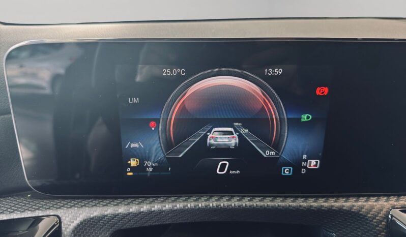 
								Mercedes-Benz A200 full									