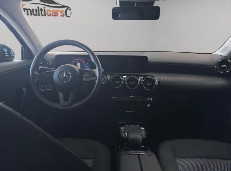 
								Mercedes-Benz A200 full									