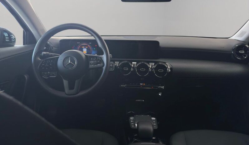 
								Mercedes-Benz A200 full									