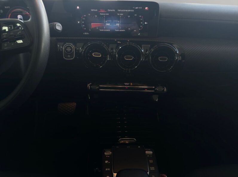 
								Mercedes-Benz A200 full									