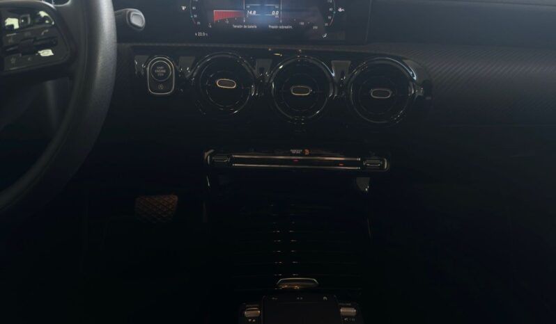 
								Mercedes-Benz A200 full									