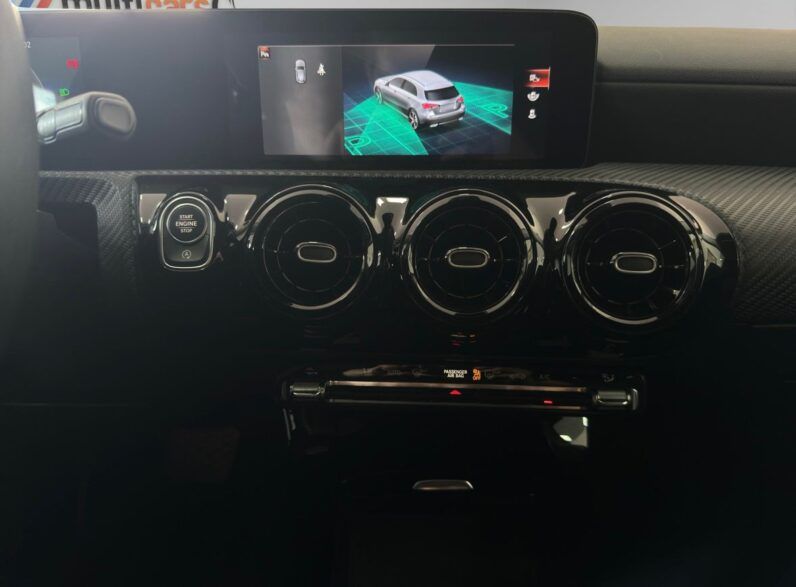 
								Mercedes-Benz A200 full									