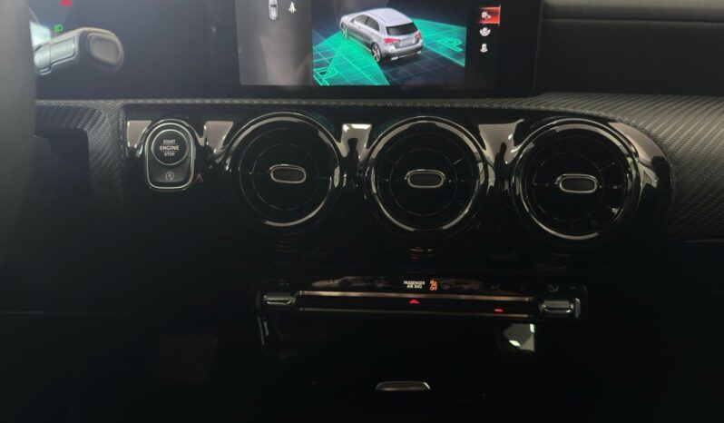 
								Mercedes-Benz A200 full									