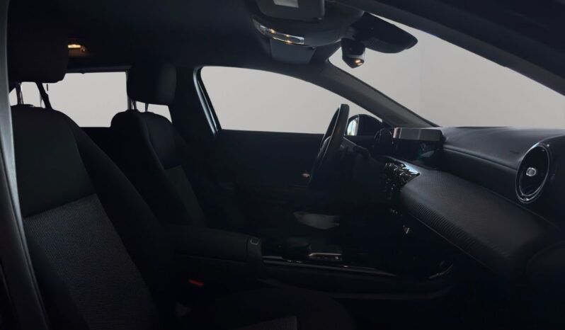 
								Mercedes-Benz A200 full									