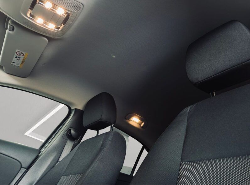 
								Mercedes-Benz A200 full									