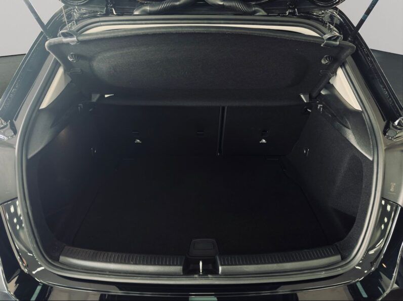 
								Mercedes-Benz A200 full									