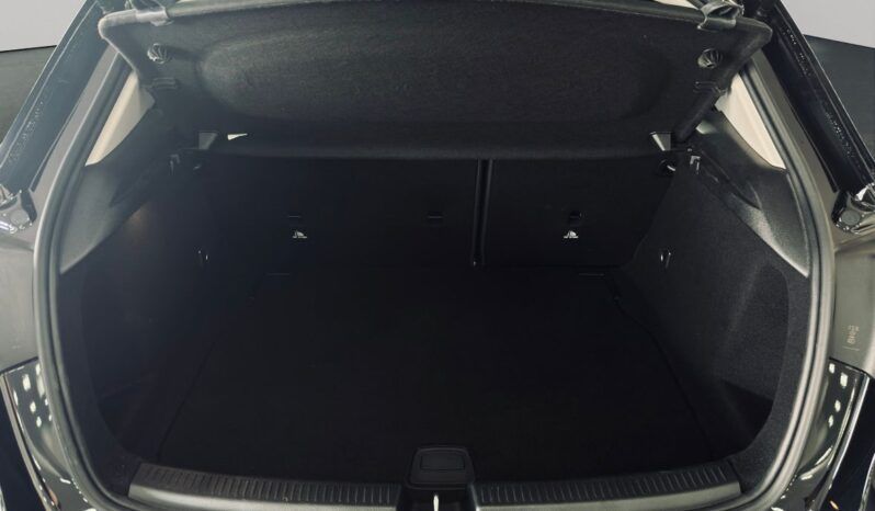 
								Mercedes-Benz A200 full									