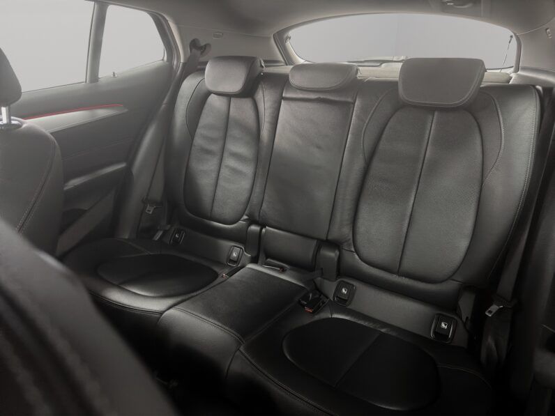 
								BMW X2 xDrive full									