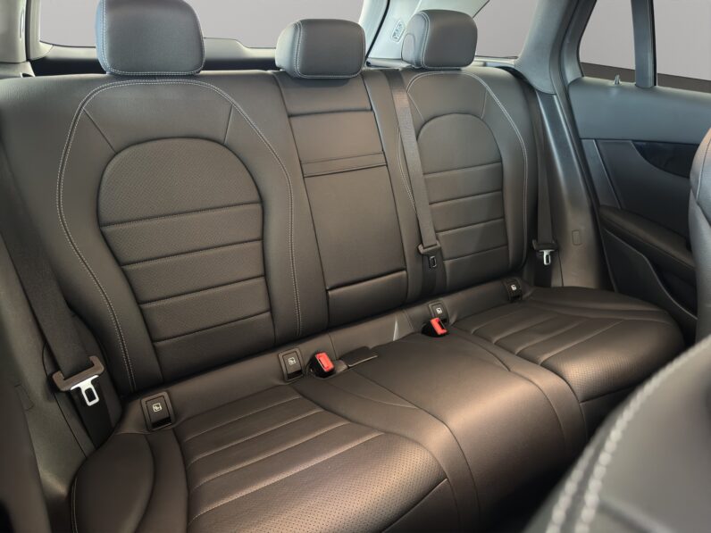 
								Mercedes-Benz GLC 300de 4Matic full									
