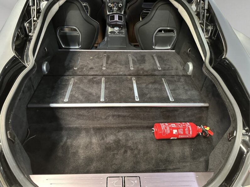 
								Aston Martin rapide V12 5.6 full									