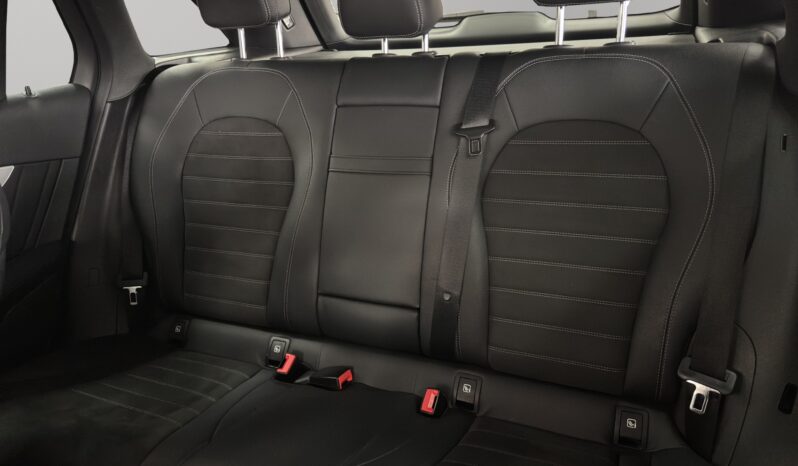 
								Mercedes GLC-300e AMG full									