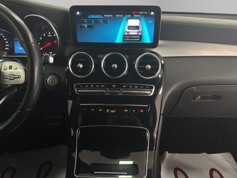 
								Mercedes GLC-300e AMG full									