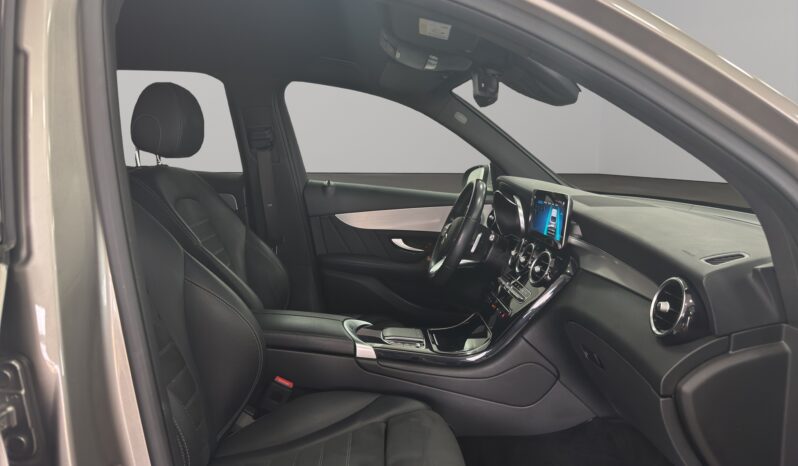 
								Mercedes GLC-300e AMG full									