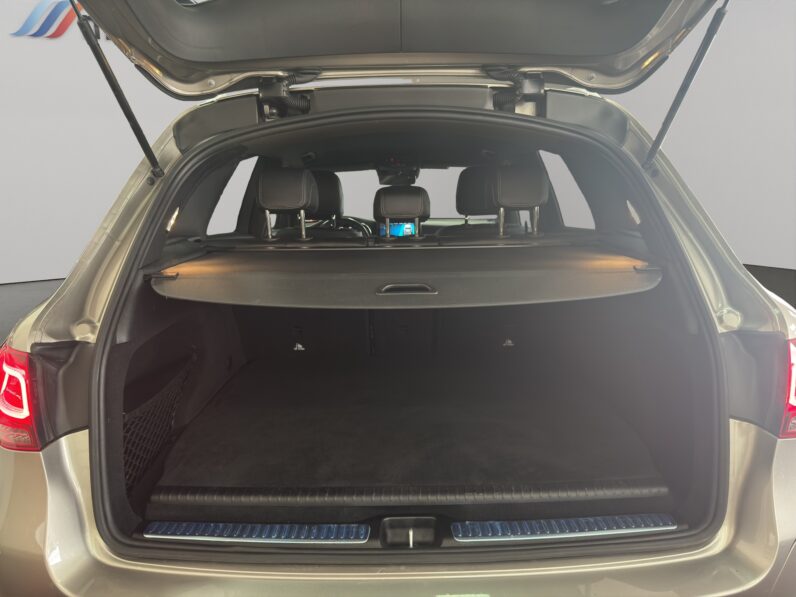 
								Mercedes GLC-300e AMG full									