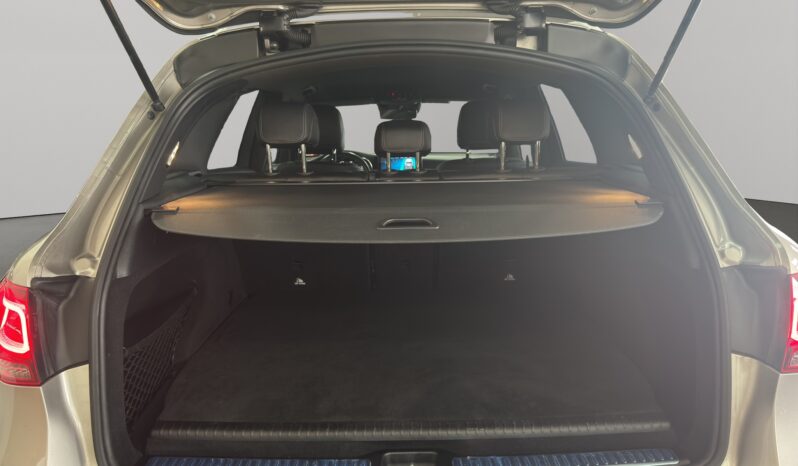 
								Mercedes GLC-300e AMG full									