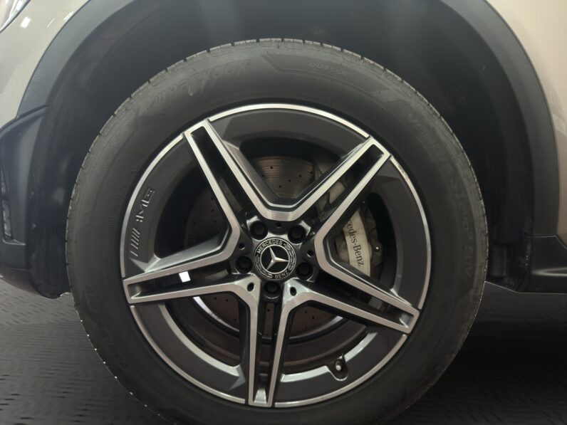 
								Mercedes GLC-300e AMG full									