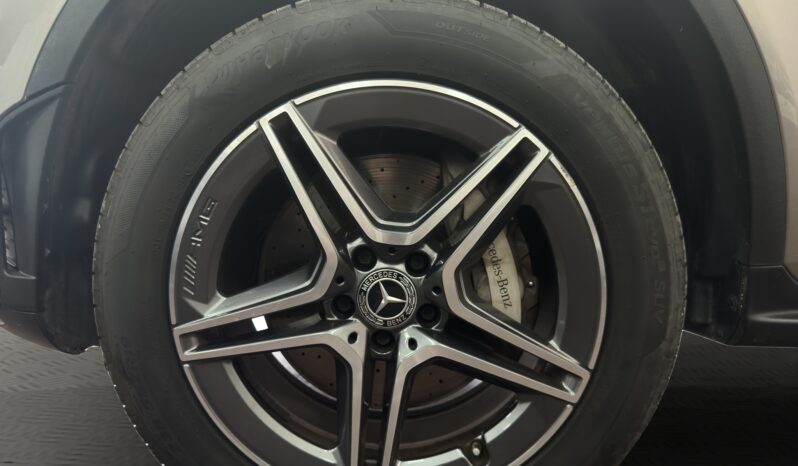 
								Mercedes GLC-300e AMG full									