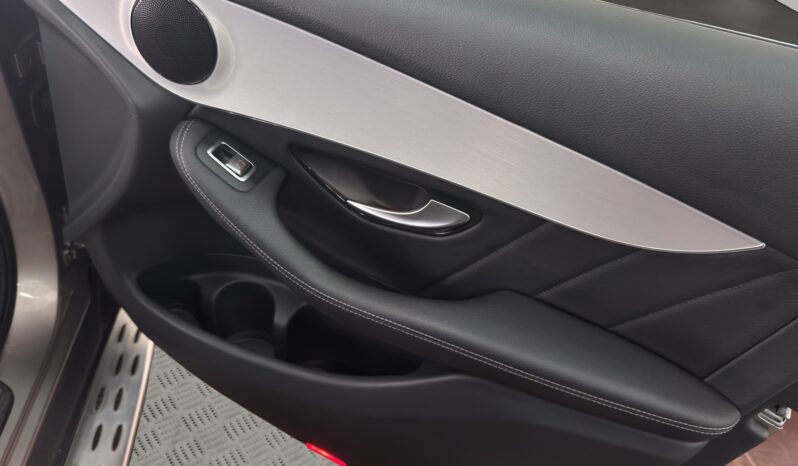 
								Mercedes GLC-300e AMG full									