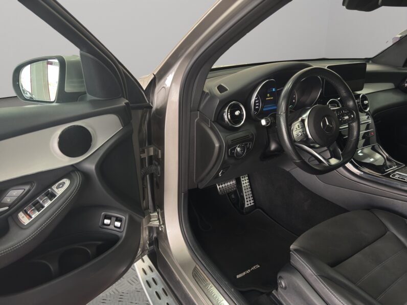 
								Mercedes GLC-300e AMG full									