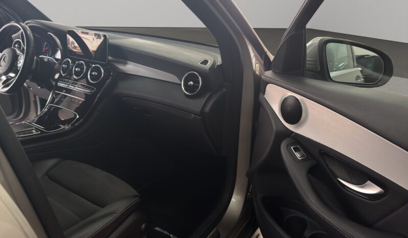 
								Mercedes GLC-300e AMG full									