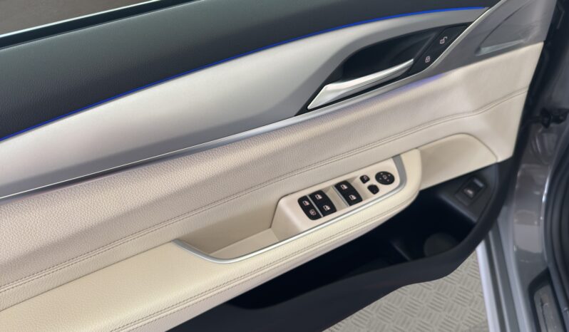 
								BWM SERIE 6 GT 2021 full									