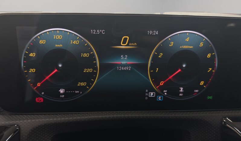 
								Mercedes-Benz CLA 180 (2021) full									