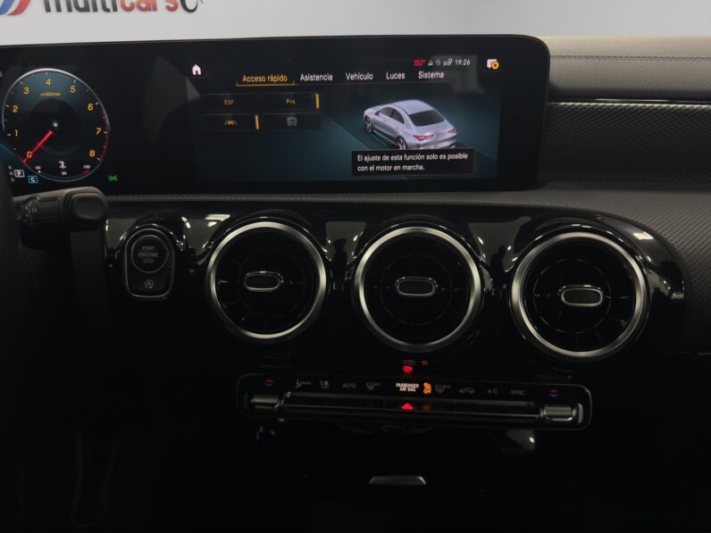 
								Mercedes-Benz CLA 180 (2021) full									