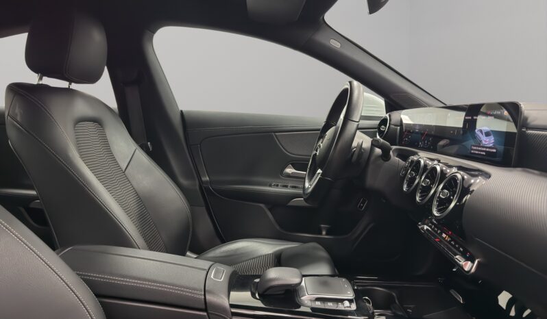 
								Mercedes-Benz CLA 180 (2021) full									