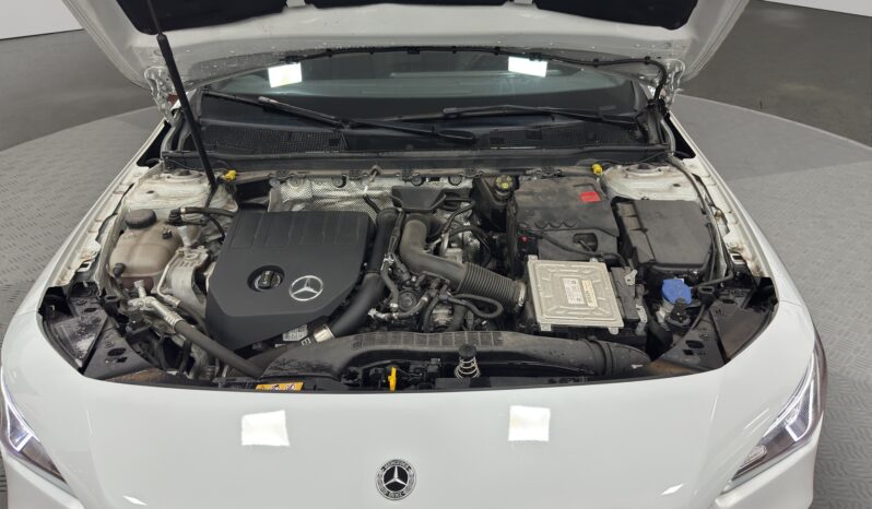 
								Mercedes-Benz CLA 180 (2021) full									